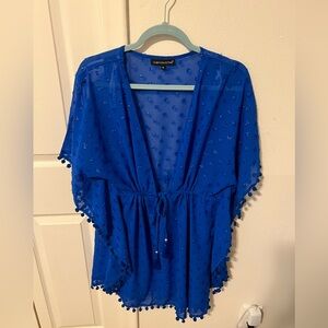 Stylish bright blue swimsuit cover up. Size xlg